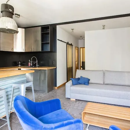 Daire Industrial Style Flat In Port District At The Heart Of Nice - Welkeys